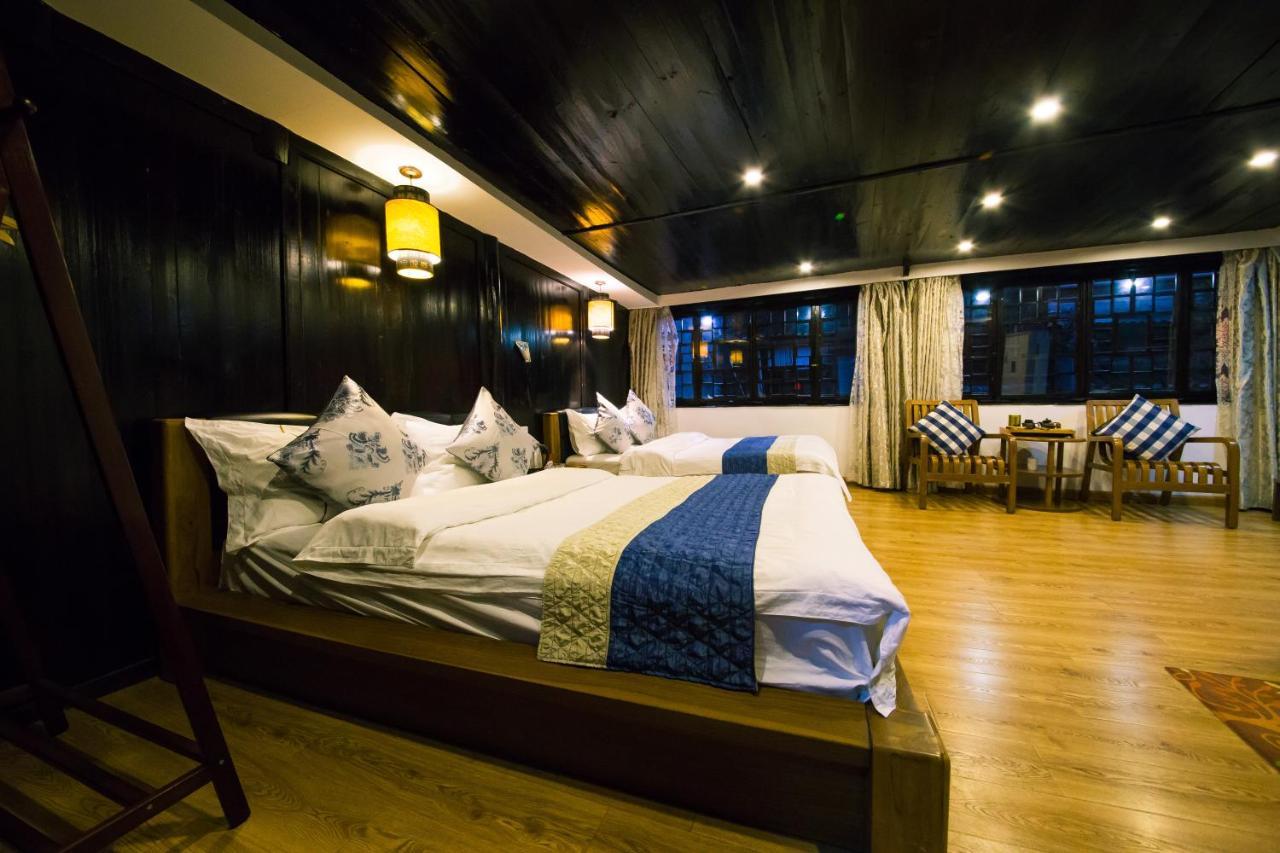 一方砚-旅拍体验民宿 Fenghuang Extérieur photo